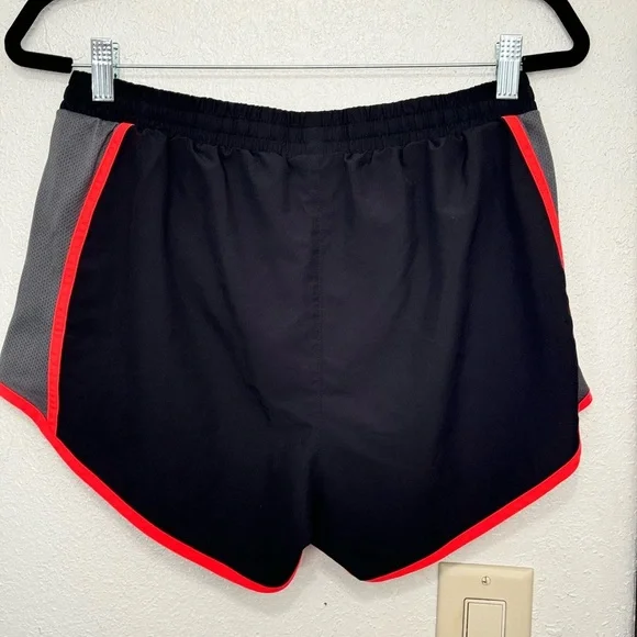 Under Armour Women's Running Shorts M - Picture 3 of 5